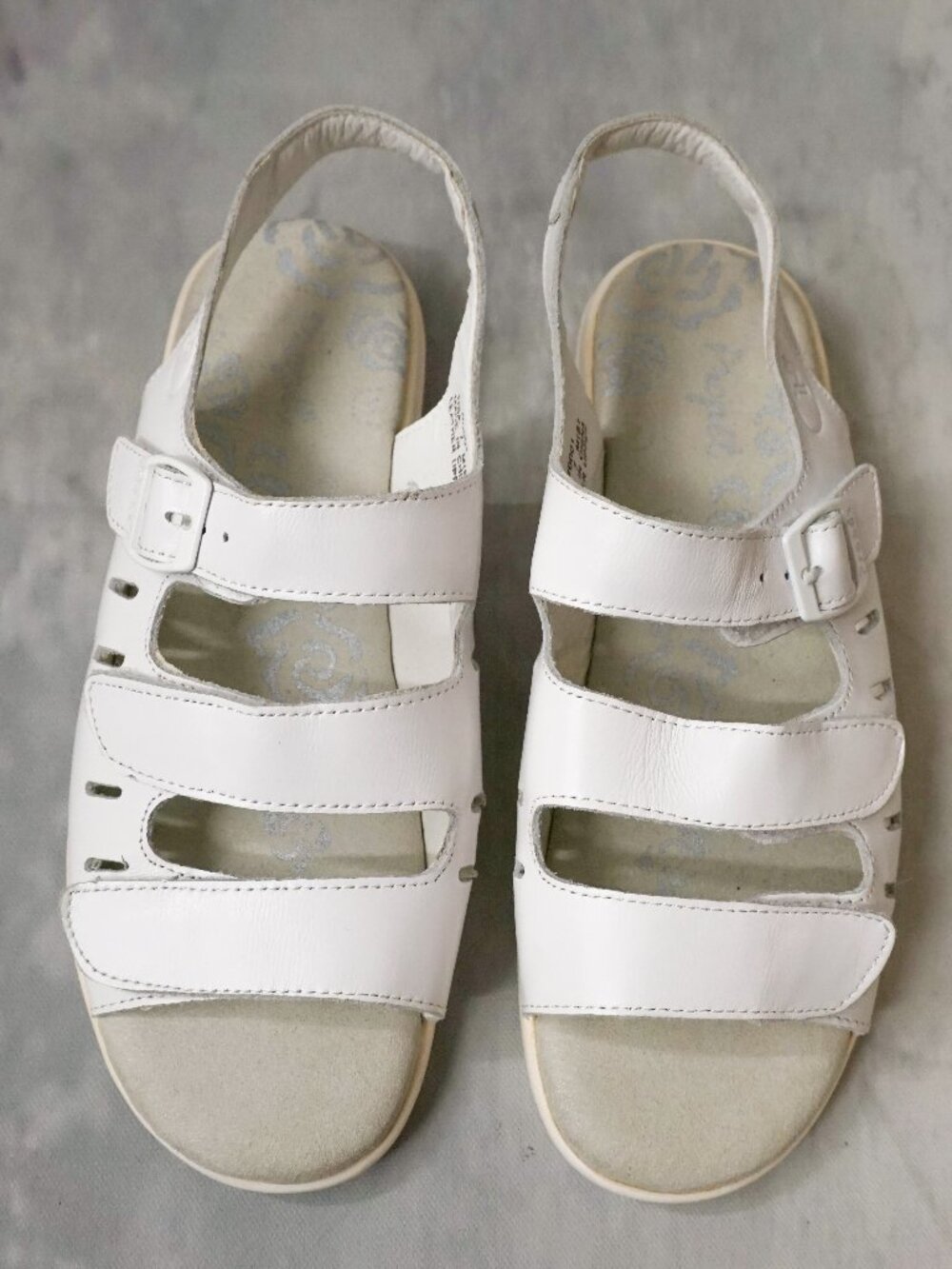 Propet Womens Size 7 M(B) WIDE Breeze Walker White Leather Comfort Sandals W0001